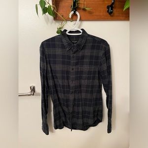 Club Monaco men’s size small grey and navy flannel button up